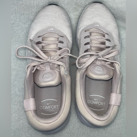Nike Women's Sneakers in Light Pink and White - Picture 11 of 16